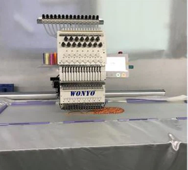 Máquina de bordado con tapa individual para bordado plano